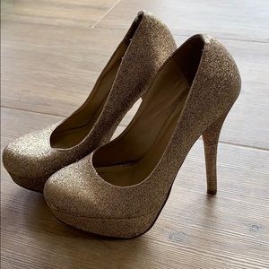 Stiletto gold sparkle heels